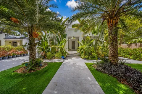 120 NW 49th St, Miami FL 33127
