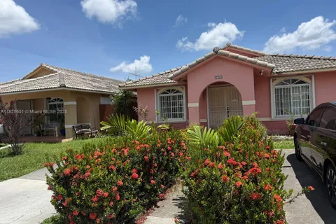 9703 NW 127th St, Hialeah Gardens FL 33018