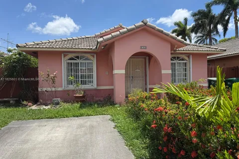 9703 NW 127th St, Hialeah Gardens FL 33018