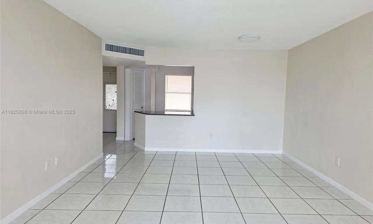1302 NE 191st St # 225, Miami FL 33179