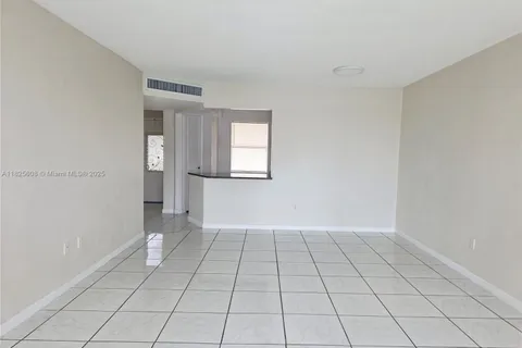 1302 NE 191st St # 225, Miami FL 33179