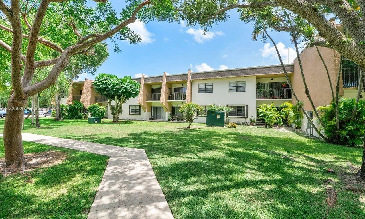 8261 SW 128th St # 215, Pinecrest FL 33156