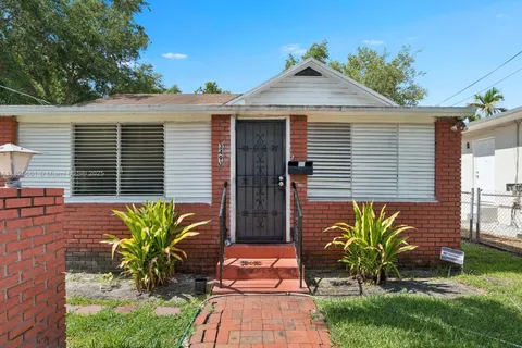 3490 Charles Ave, Miami FL 33133
