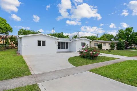 2631 NW 47th Ave, Lauderhill FL 33313