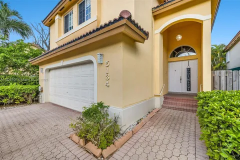 5134 NW 113th Ave, Doral FL 33178