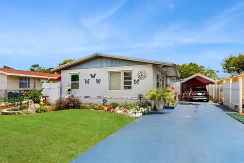 5637 SW 40th St, West Park FL 33023