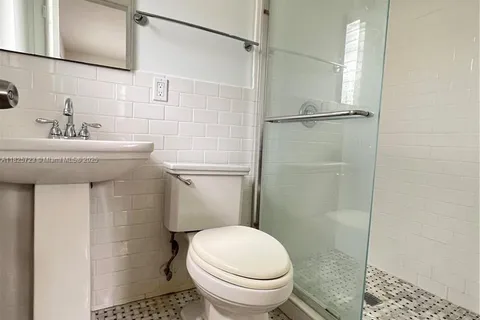 550 NE 76th St # 1, Miami FL 33138