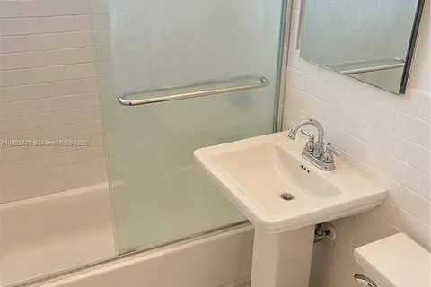 550 NE 76th St # 1, Miami FL 33138