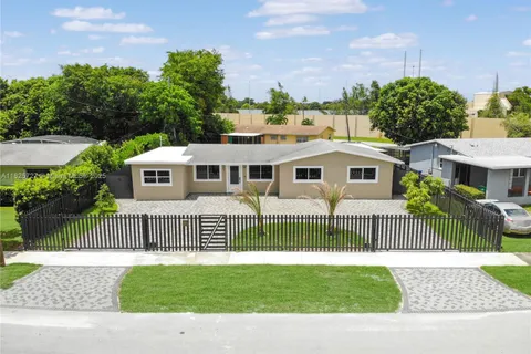 801 NW 172nd Ter, Miami Gardens FL 33169