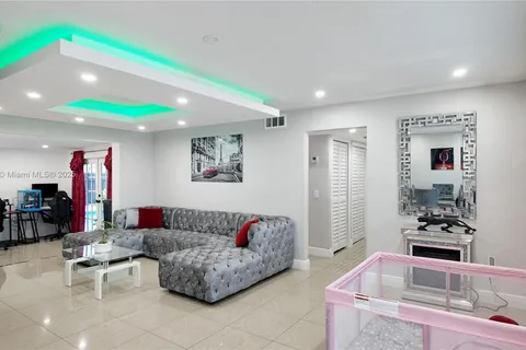 801 NW 172nd Ter, Miami Gardens FL 33169