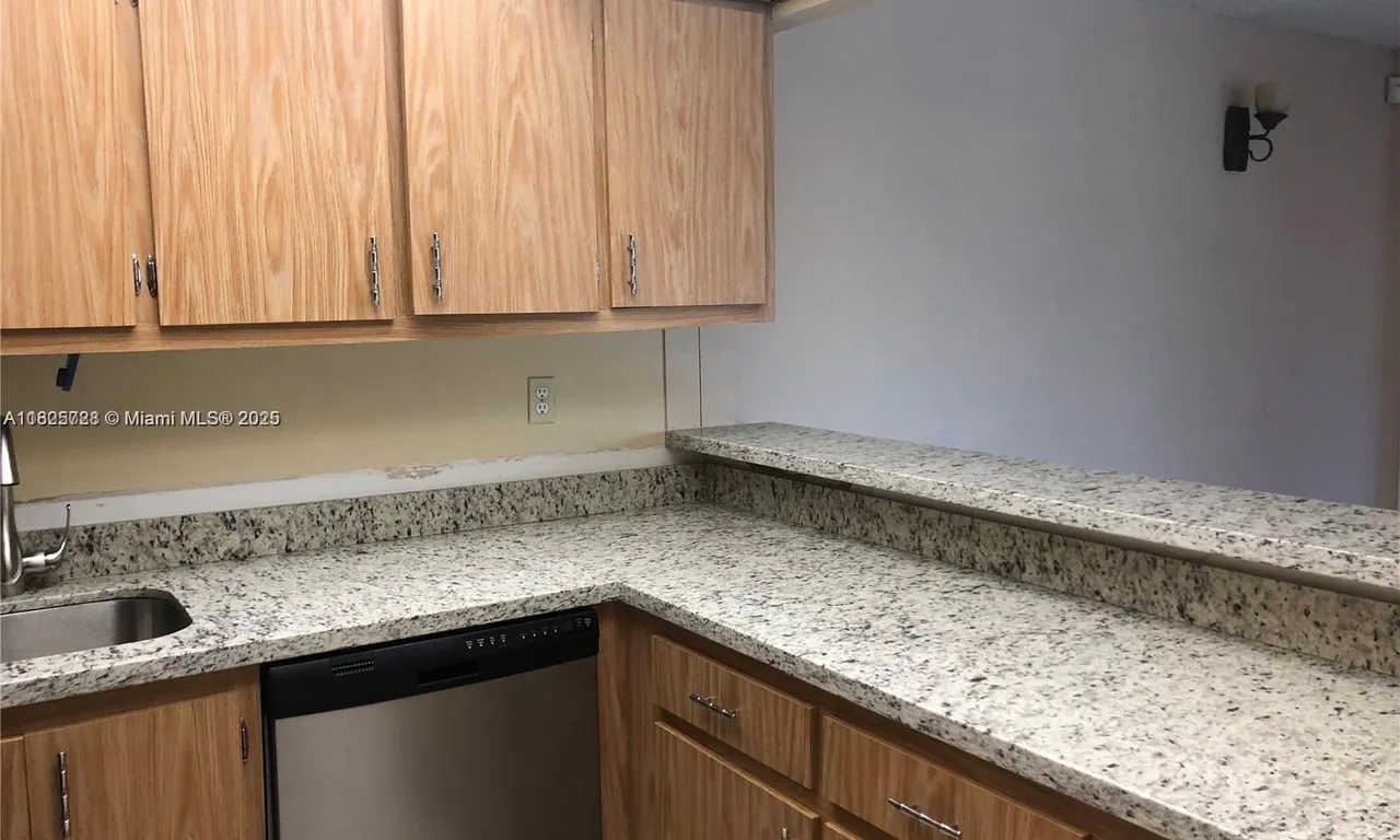 5995 Washington St # 233, Hollywood FL 33023