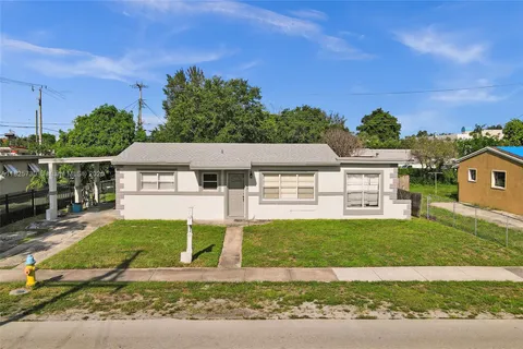 17415 NW 27th Ct, Miami Gardens FL 33056
