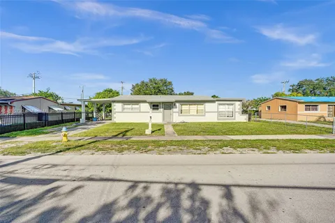 17415 NW 27th Ct, Miami Gardens FL 33056