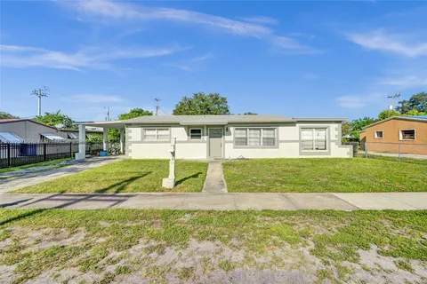 17415 NW 27th Ct, Miami Gardens FL 33056