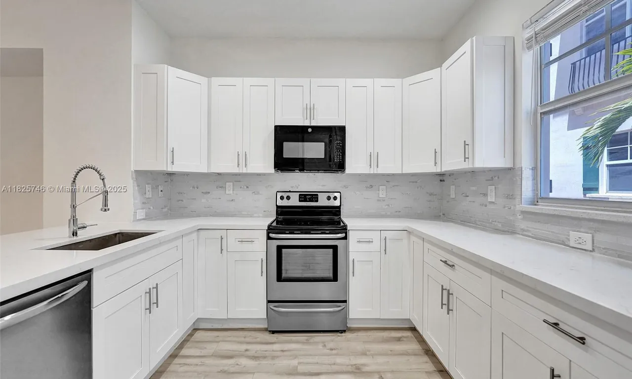 1033 NE 17th Way # 904, Fort Lauderdale FL 33304