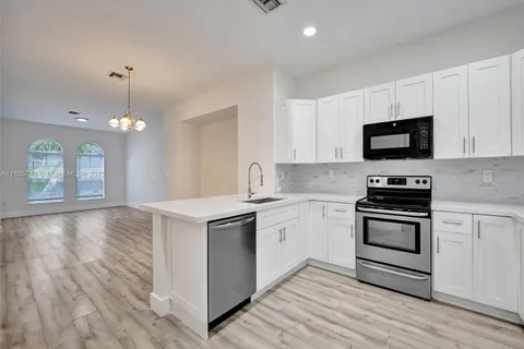 1033 NE 17th Way # 904, Fort Lauderdale FL 33304