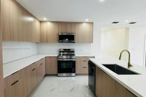 10321 NW 32nd Pl, Miami FL 33147