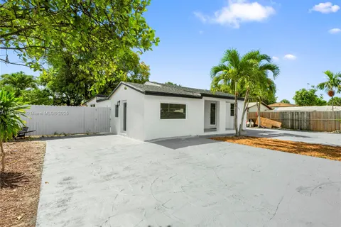 10321 NW 32nd Pl, Miami FL 33147