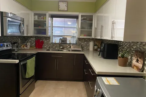 19001 NE 14th Ave # 325, Miami FL 33179
