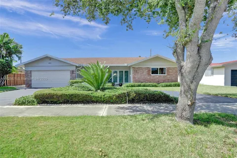 2031 NE 62nd St, Fort Lauderdale FL 33308
