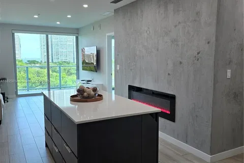 1600 SW 1st Ave # 809, Miami FL 33129
