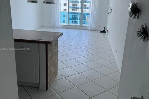 2301 Collins Ave # 1418, Miami Beach FL 33139
