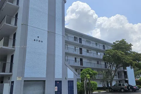 8700 N Sherman Cir # 403, Miramar FL 33025