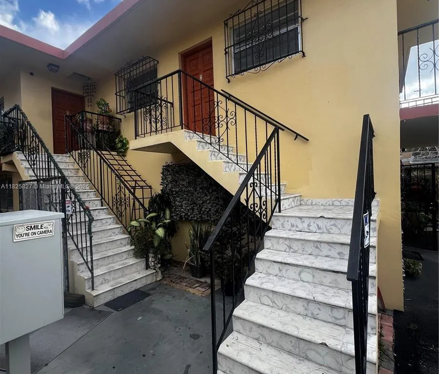 619 SW 11th Ave # 2, Miami FL 33130