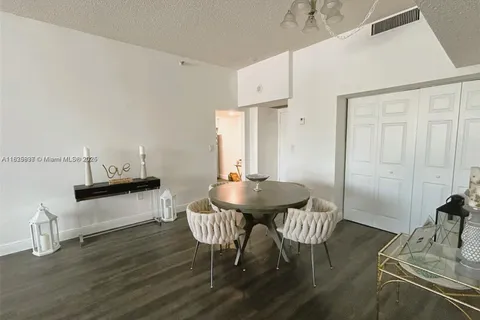 20515 E Country Club Dr # 142, Aventura FL 33180