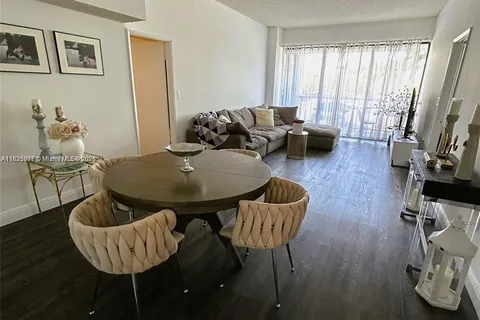 20515 E Country Club Dr # 142, Aventura FL 33180