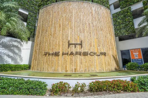16385 Biscayne Blvd # 1918, North Miami Beach FL 33160