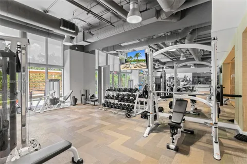 16385 Biscayne Blvd # 1918, North Miami Beach FL 33160