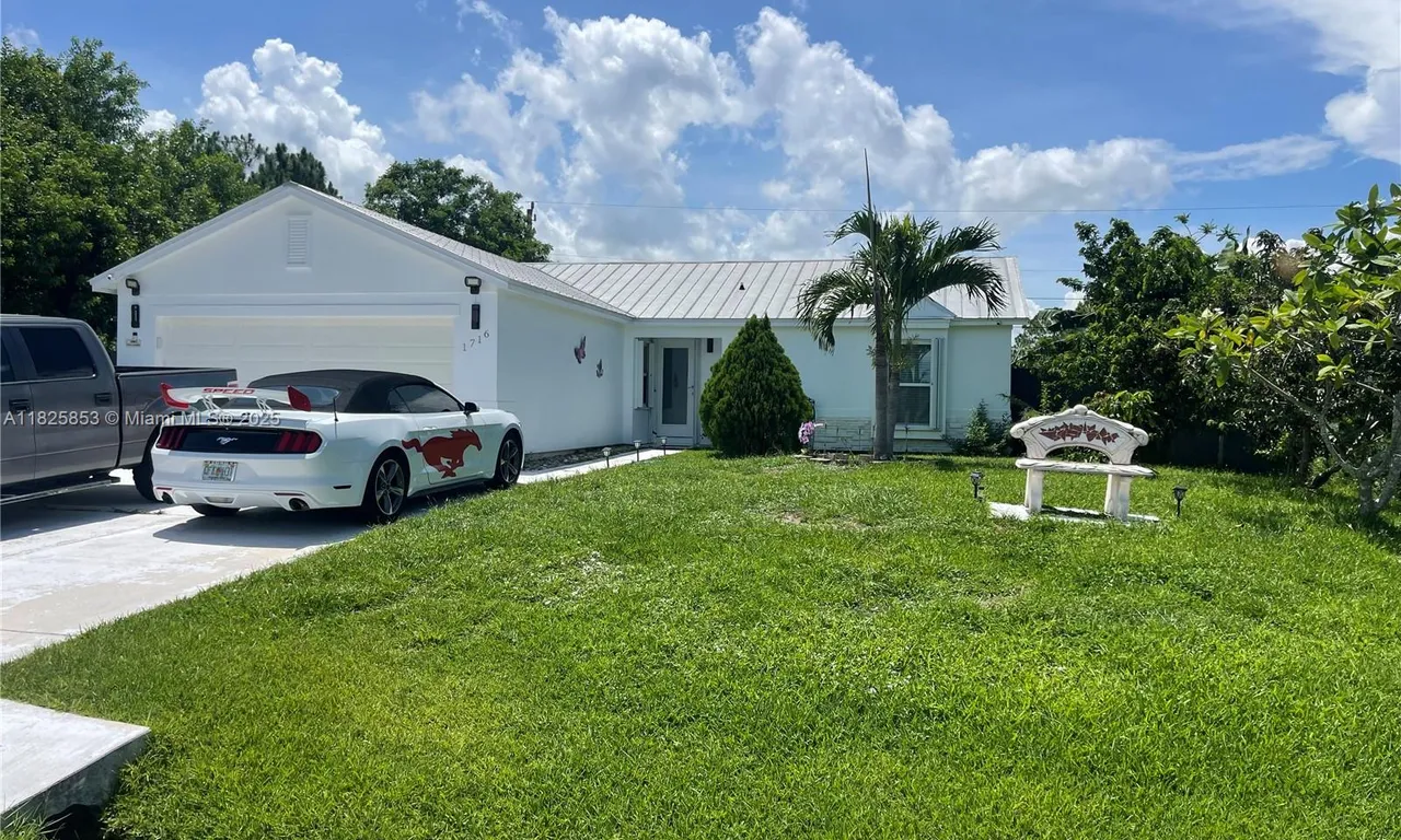 1716 SW Cordova St, Port St. Lucie FL 34987