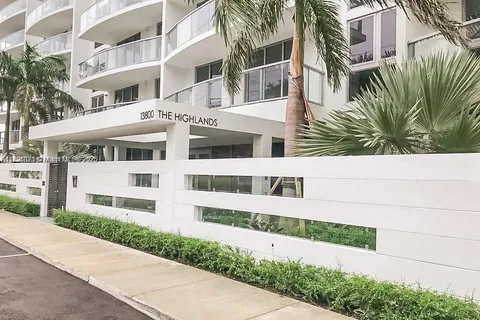 13800 Highland Dr # 608, North Miami Beach FL 33181