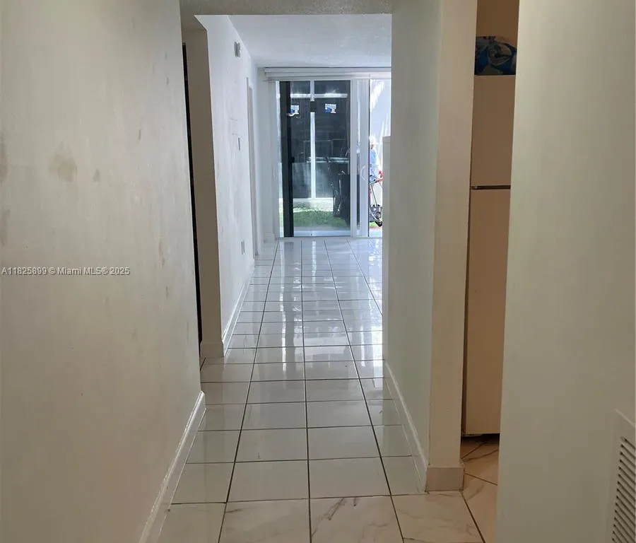 10000 NW 80th ct # 2151, Hialeah Gardens FL 33016