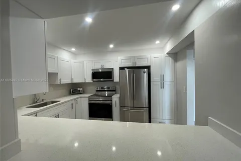 2450 NE 135th St # 609, North Miami FL 33181
