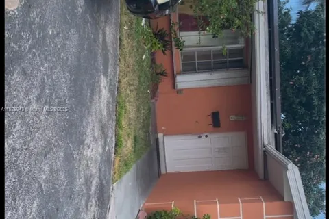 2370 NW 34th Ter, Lauderdale Lakes FL 33311