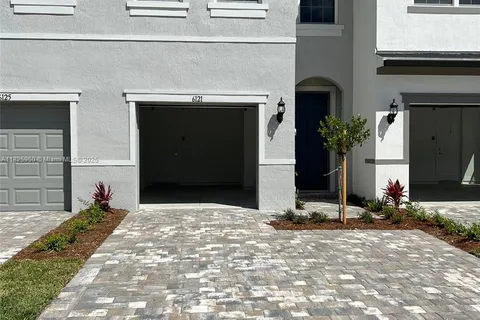 6121 Rancho Lane, West Palm Beach FL 33415