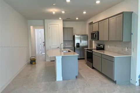 6121 Rancho Lane, West Palm Beach FL 33415