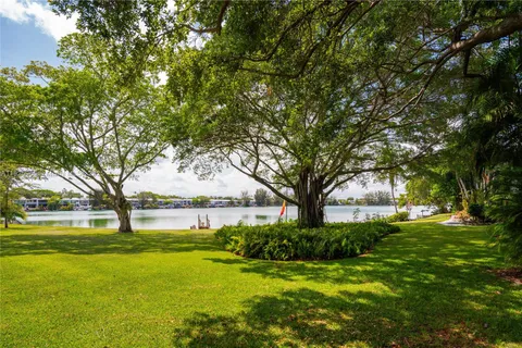 5292 SW 69th Pl, Miami FL 33155