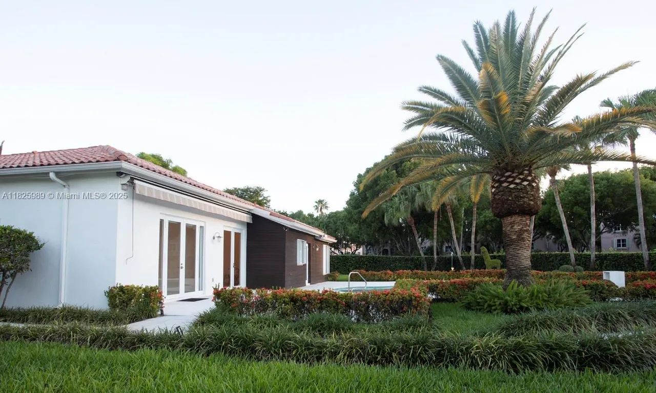 6598 NW 113th Pl, Doral FL 33178