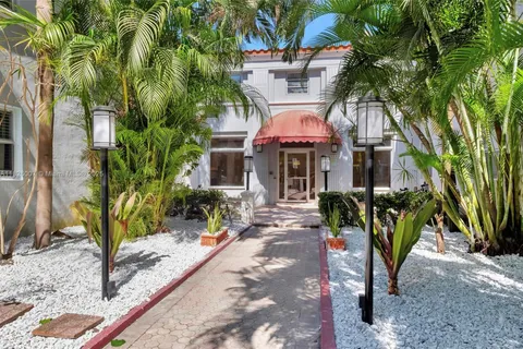 215 30th Street # 10, Miami Beach FL 33140
