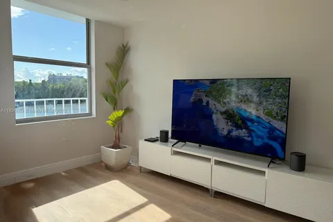 16546 NE 26th Ave # 3G, North Miami Beach FL 33160