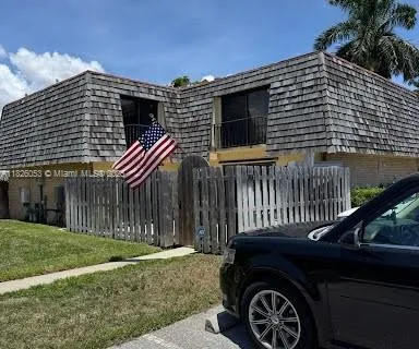 34 Lake Arbor Dr, Palm Springs FL 33461