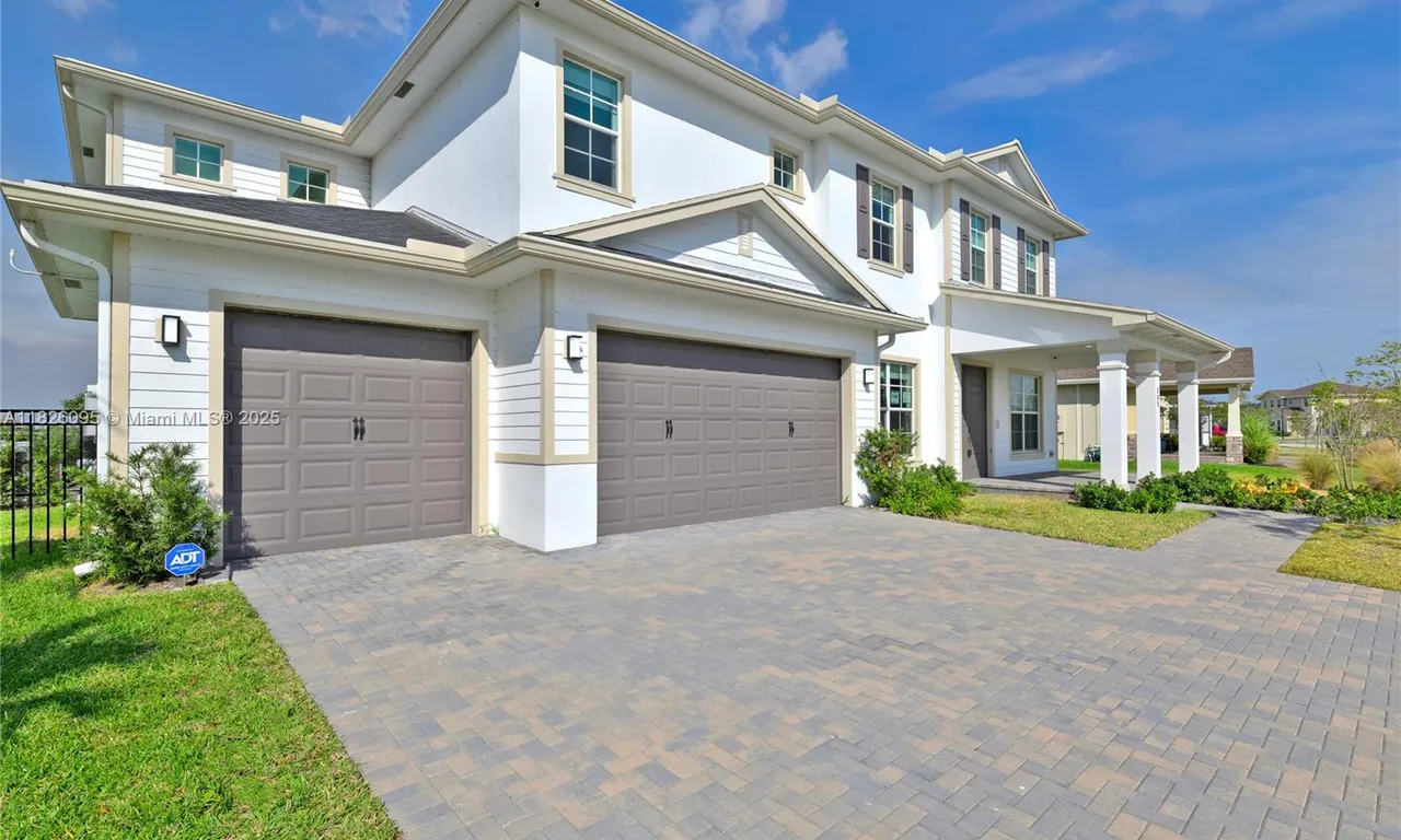 757 Hookline Cir, Loxahatchee FL 33470