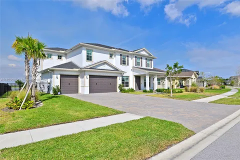 757 Hookline Cir, Loxahatchee FL 33470