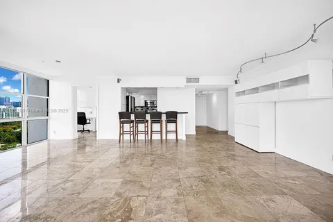 1915 Brickell Ave # C1213, Miami FL 33129