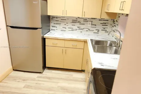 8615 NW 8th St # 321, Miami FL 33126