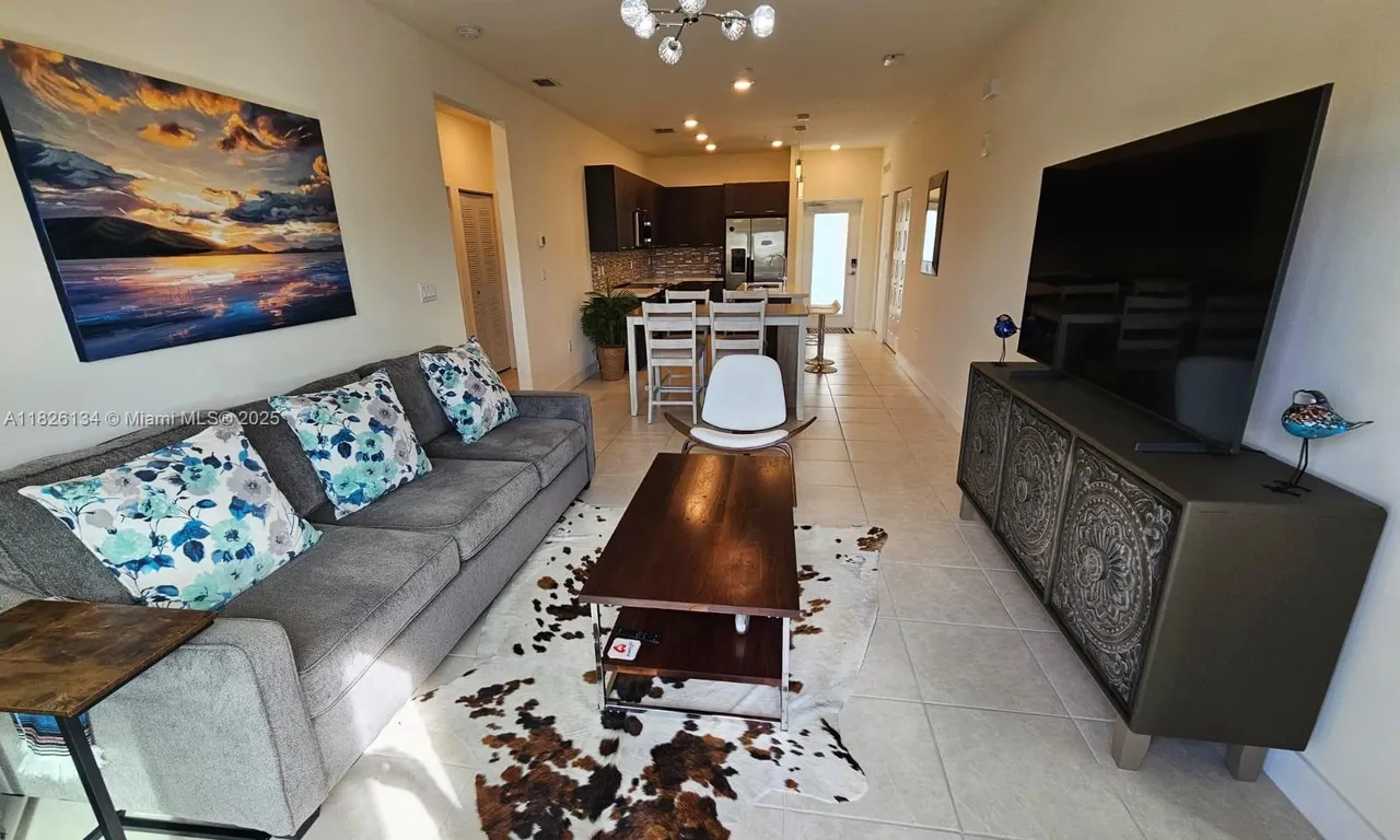 8301 NW 41st St # 402, Doral FL 33166