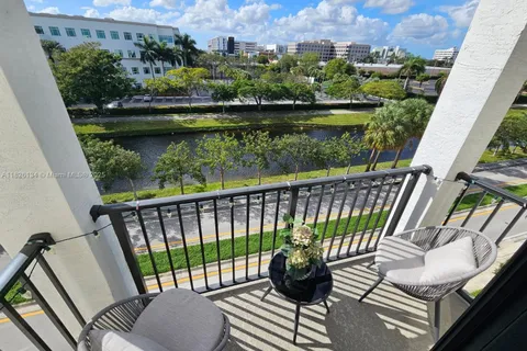 8301 NW 41st St # 402, Doral FL 33166